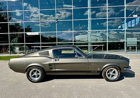 Ford Mustang Fastback