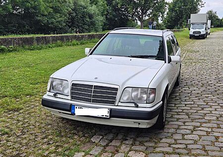 Mercedes-Benz E 220 T