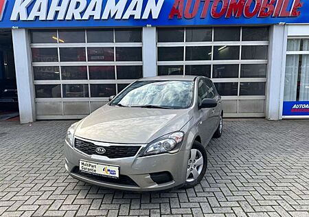 Kia Cee'd Ceed / 1.4 CVVT Attract