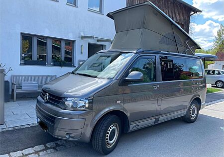 VW T5 California Volkswagen California Beach mit Aufstelldach