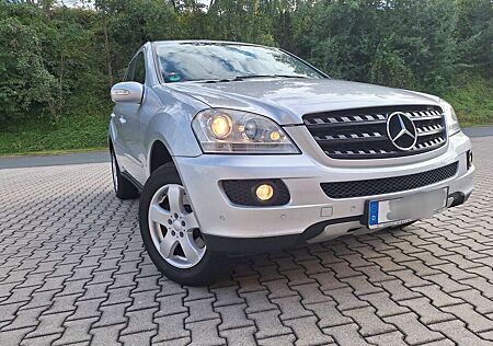 Mercedes-Benz 320