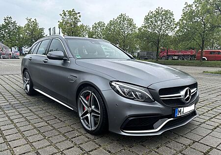 Mercedes-Benz C 63 AMG S Designo Leder PANO Drivers Package 280 km/h 19"