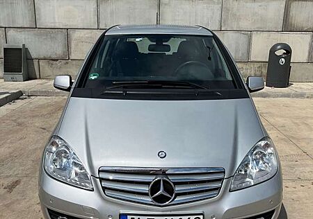 Mercedes-Benz A 180 Autotronic Elegance Parktronic