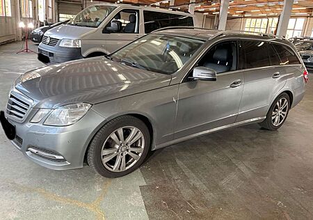 Mercedes-Benz E 300 T-Modell BlueTec 2.2 Hybrid+Leder+Comand+