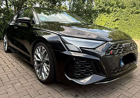 Audi RS3 Sportback/Leder/Pano/RS-Abgas/B&O/Matrix