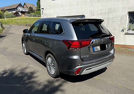 Mitsubishi Outlander PHEV Plus Spirit 4WD