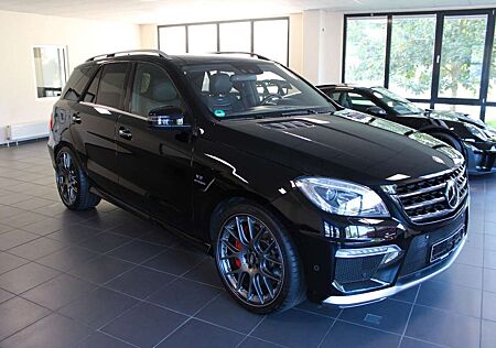 Mercedes-Benz ML 63 AMG Performance Package 1 Hand