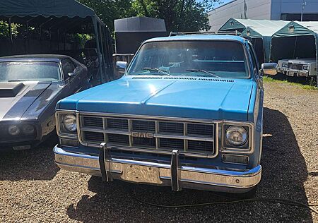 Chevrolet Suburban 8 Sitzer