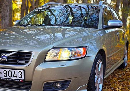 Volvo V50 gebraucht kaufen Volvo V50 D5 R-Design new TUV