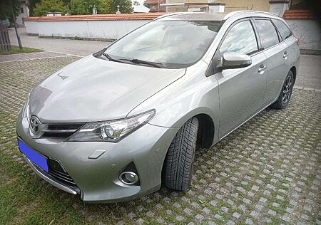 Toyota Auris Touring Sports Diesel 2.0 D-4D Touring Sport