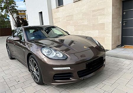 Porsche Panamera 3.0 BOSE PASM STZH PANO Sport-Chrono