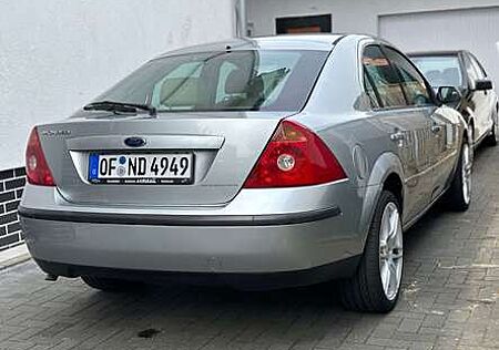 Ford Mondeo 2.0 Ghia