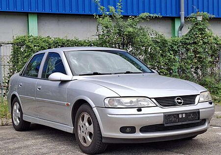 Opel Vectra 1.6/ Automatik/ TÜV 09.2026