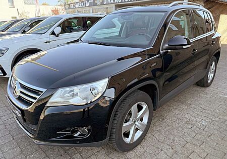 VW Tiguan Volkswagen 2.0 TSI Sport 4M Automatik, Leder