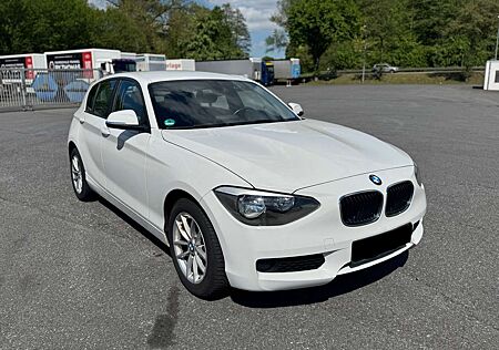 BMW 114i 114 iNSPEKTION NEU/ SITZHEIZUNG/ALLWETTERREIFEN