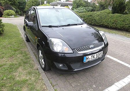 Ford Fiesta +1.4+Ghia+TÜV neu+Ahk+Klima