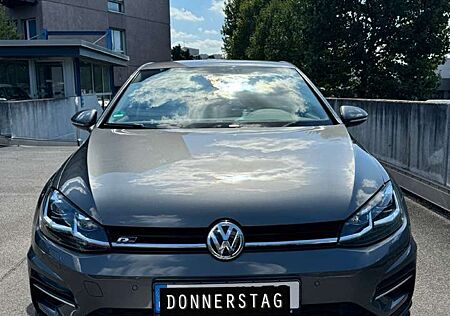 VW Golf Volkswagen 2.0 TDI *R-Line-Highline *Digital cockpit*AHK*