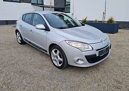 Renault Megane 1.6 Dynamique III Lim. Klimaautomatik/AHK/17"