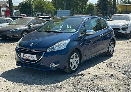 Peugeot 208 Allure*NAVI*TEILLEDER*KLIMA*MFL*
