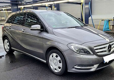 Mercedes-Benz B 200 (BlueEFFICIENCY) 7G-DCT