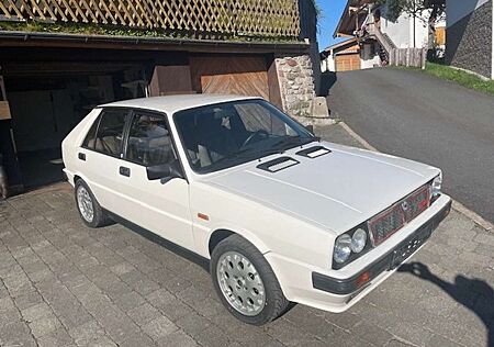 Lancia Delta +HF+4+WD