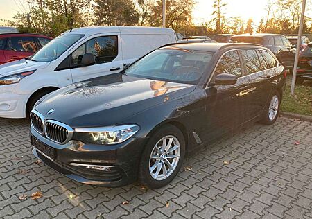 BMW 530 d Touring xDrive Aut. PDC Leder Navi LED