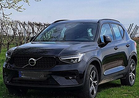 Volvo XC 40 XC40 XC40 B3 B DKG Plus Black Edition