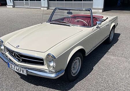 Mercedes-Benz SL 250 Pagode