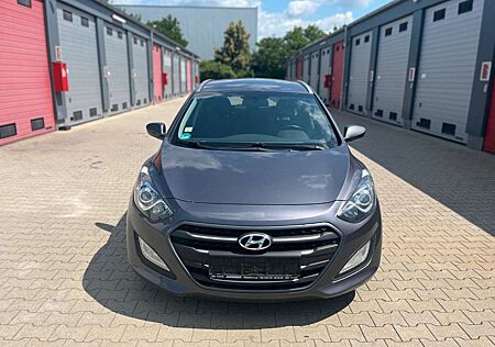 Hyundai i30 cw blue Trend