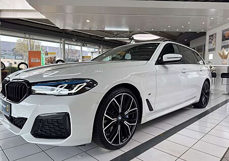 BMW 520 Baureihe xDrive M Sport*Standheizung*PANO*
