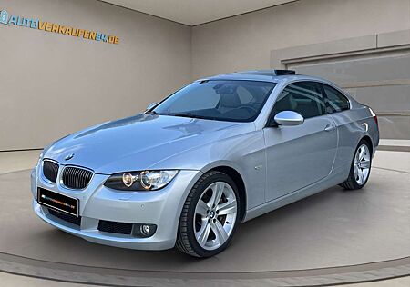 BMW 330 d Coupé xDrive SSD SHZ 2.HAND SCHALTER!