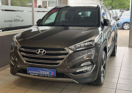 Hyundai Tucson Style 4WD Auto Leder Panorama Kamera 1.Hd