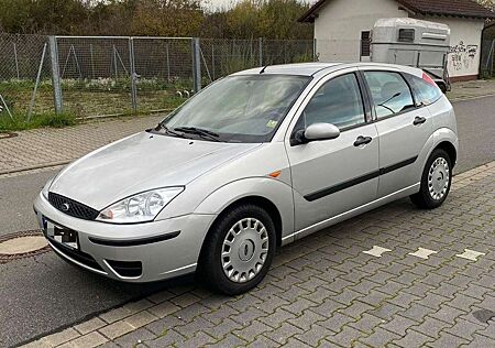 Ford Focus 1,6 + 57000 KM + neue Hauptuntersuchung !
