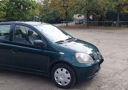 Toyota Yaris 1.0 linea luna