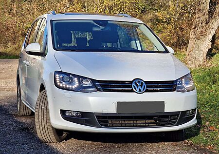 VW Sharan Volkswagen 2.0 TDI,DSG,6-Sitzer,Standheizung,Panorama,AHK