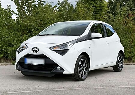 Toyota Aygo x-play club