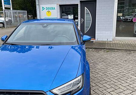 Audi A3 35 TFSI sport Autom. e AHK Navi. Led-Scheinw