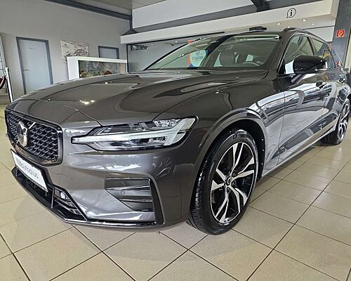 Volvo V60 B4 (D) Plus Dark AHK Sitzklima Pano Kamera
