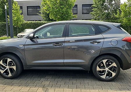Hyundai Tucson Blue Classic/2WD