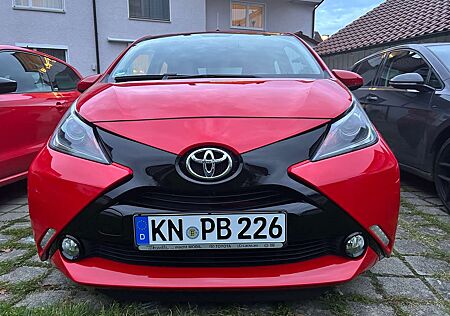 Toyota Aygo gebraucht kaufen Toyota Aygo 5-Türer x-play