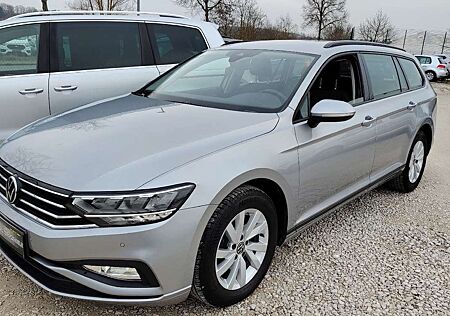 VW Passat Variant Volkswagen Passat Var. 2.0 TDI Conceptline - LED*Navi*LAN*