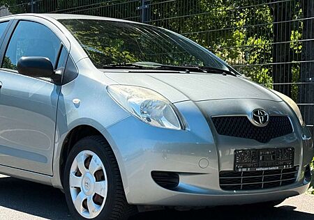 Toyota Yaris 1,3-l-VVT-i Cool Klima
