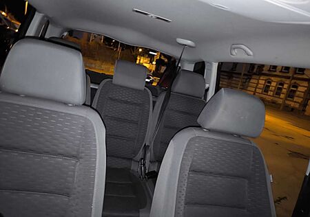 VW Touran Volkswagen 1.9 TDI DPF DSG Trendline