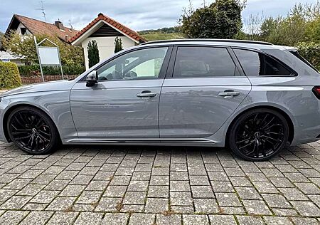 Audi RS4 A4 Avant Avant quattro tiptronic
