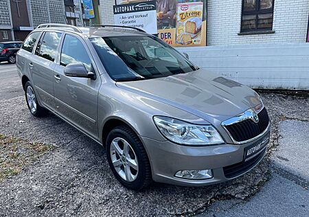 Skoda Octavia Combi 1.2 TSI DSG FAMILY / 1.Hand / SHZ. / PDC