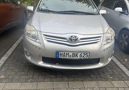 Toyota Auris 2.0 D-4D Executive