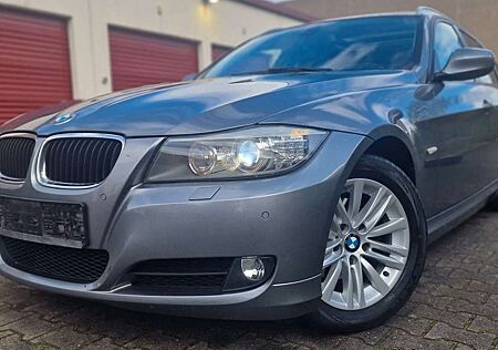 BMW 318 i TOURING PANORAMA-PDC-SHZ-TEMPO