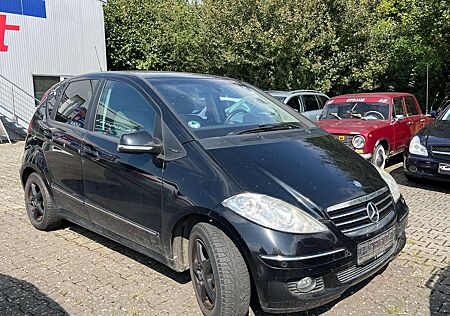 Mercedes-Benz A 200 Benzin mit Parktronic, Sitzheizung und TÜV NEU