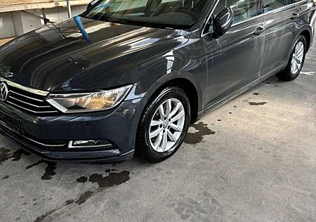 VW Passat Volkswagen Variant 2.0 TDI Comfortline Zahnriemen/Navi