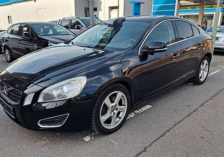 Volvo S60 Lim. Summu-151KW-Navi-ABSTANDTEMP-XENON-EGSD